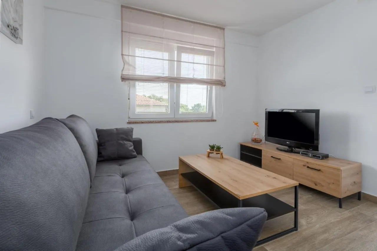 Comfort Apartments With Pool In Medulin (Adults Only)