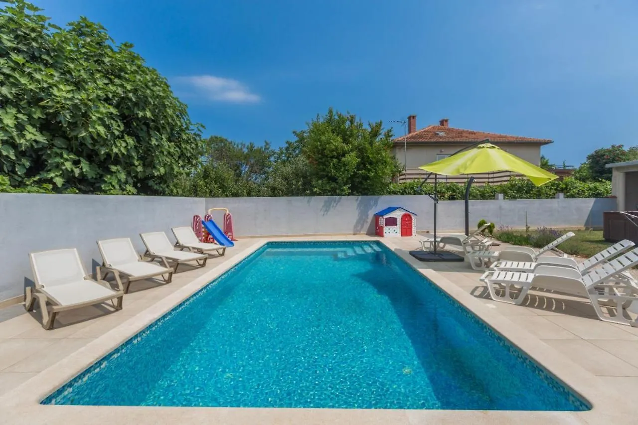 Comfort Apartments With Pool In Medulin (Adults Only)