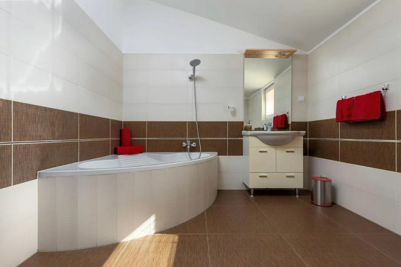 Comfort Apartments With Pool In Medulin (Adults Only)