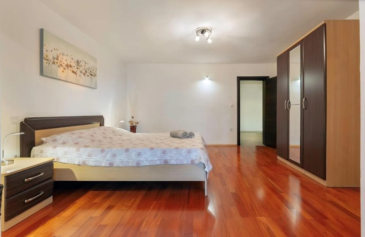 Comfort Apartments With Pool In Medulin (Adults Only)