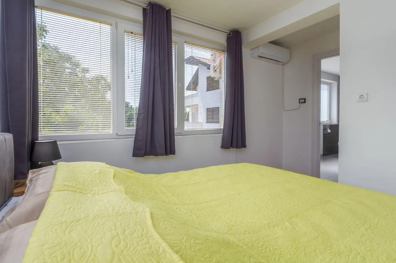 Comfort Apartments With Pool In Medulin (Adults Only)