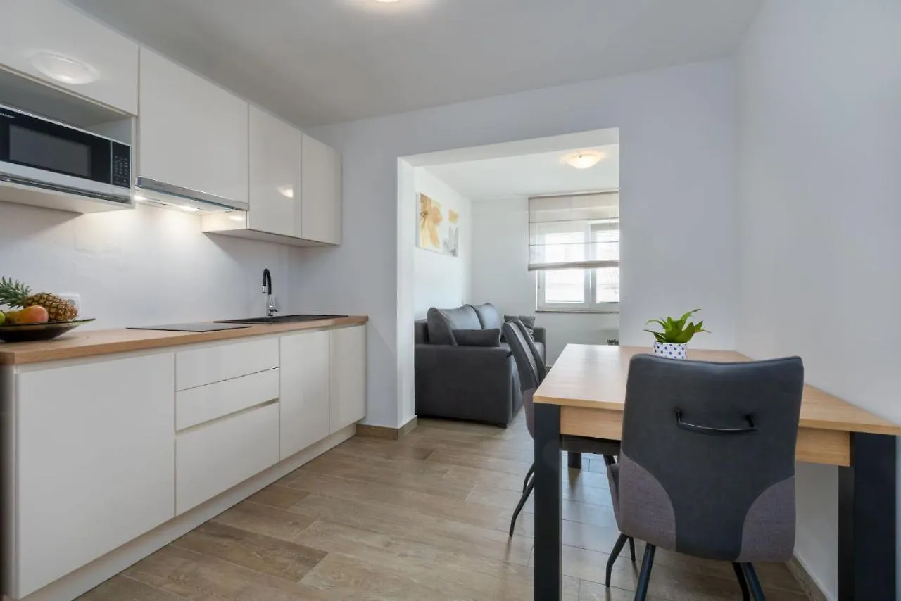 Comfort Apartments With Pool In Medulin (Adults Only)
