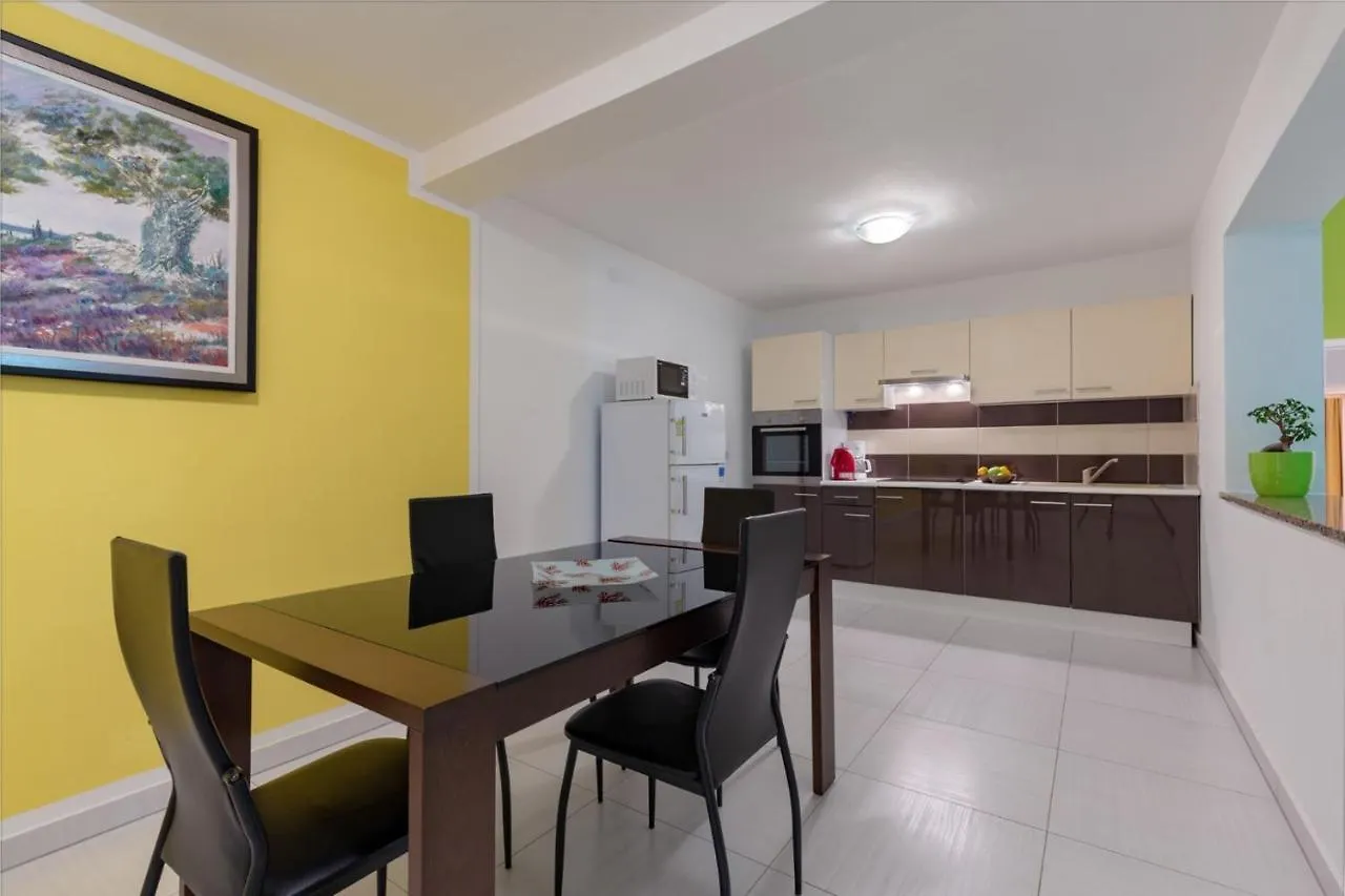 Comfort Apartments With Pool In Medulin (Adults Only)